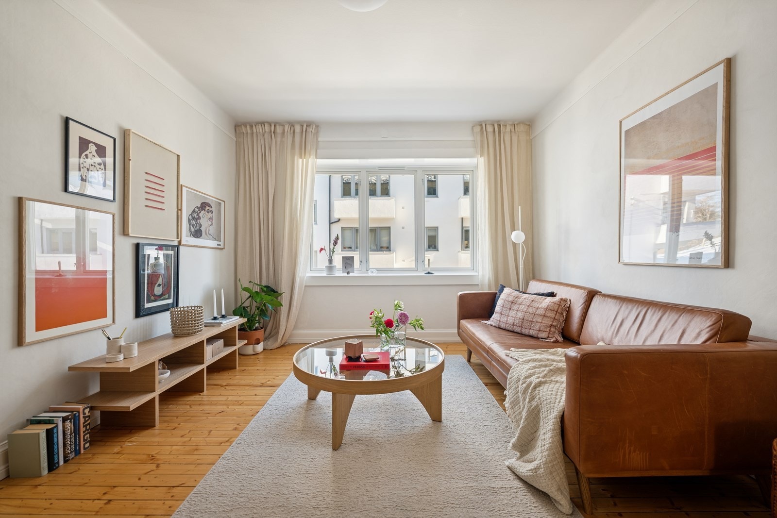 Sons gate 3C er en sjarmerende 2-roms, sentralt på Kampen. Galleribilde