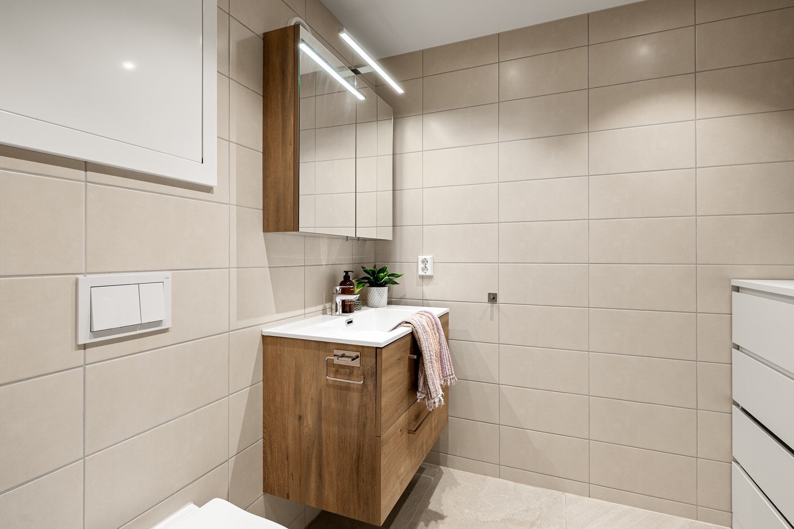 Lekkert bad, pusset opp i 2023 i regi av borettslaget Galleribilde