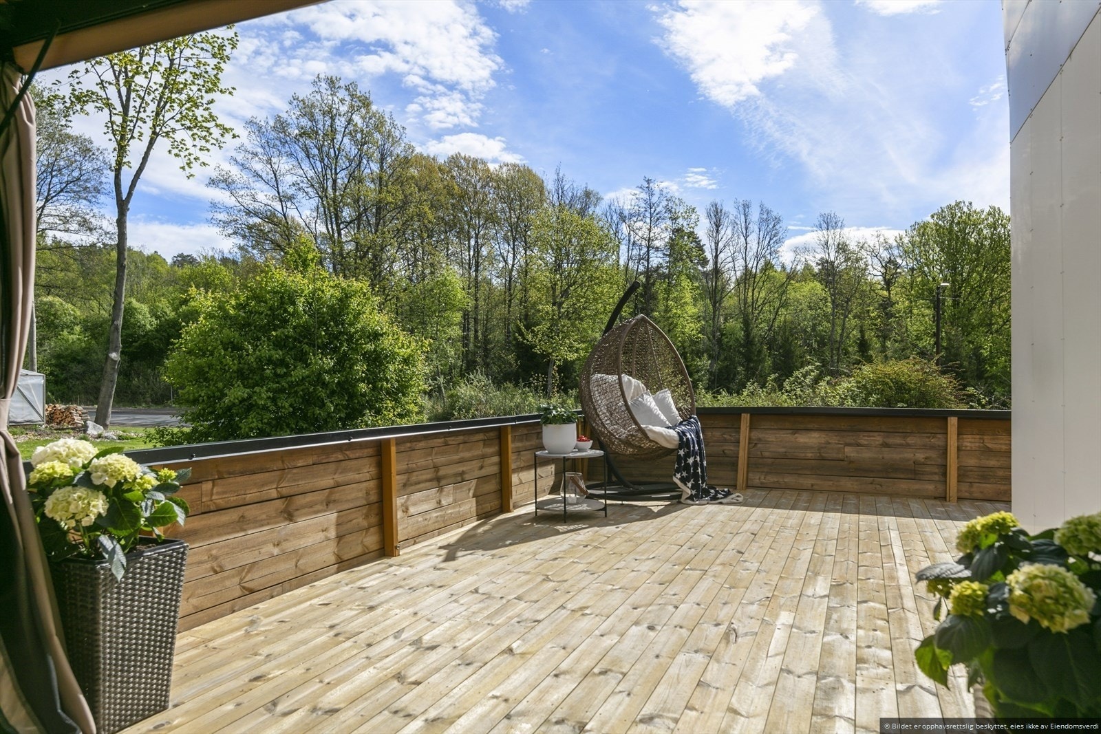 Trappefri og enkel adkomst - herlig terrasse - fritt utsyn - bildet er fra 2022 Galleribilde