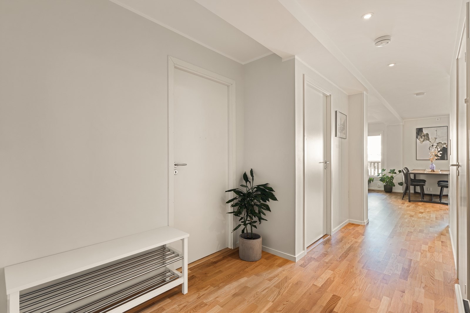 Leiligheten har to soverom på henholdsvis 11,5 m² og 6,8 m² Galleribilde