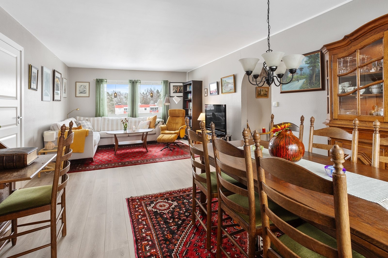 Velkommen til Odins vei 13A presentert av Eiendomsmegler 1 v/ Tor Fredrik Westrum Lindman! Galleribilde