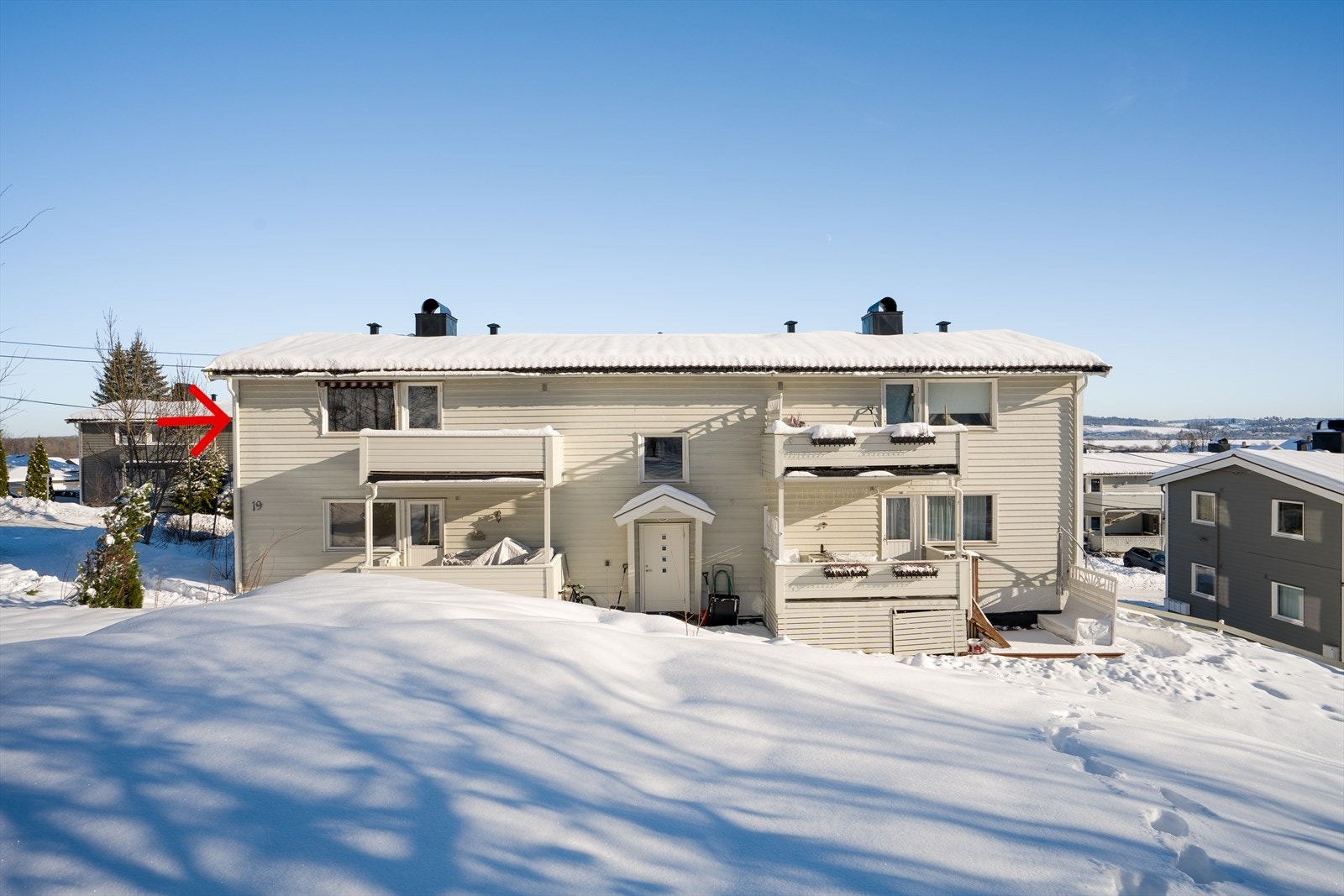 Velkommen til Aamodtalleen 19 - Romslig 3-roms med nytt kjøkken og parkeringplass. Foto: Hilde Hugsand. Galleribilde