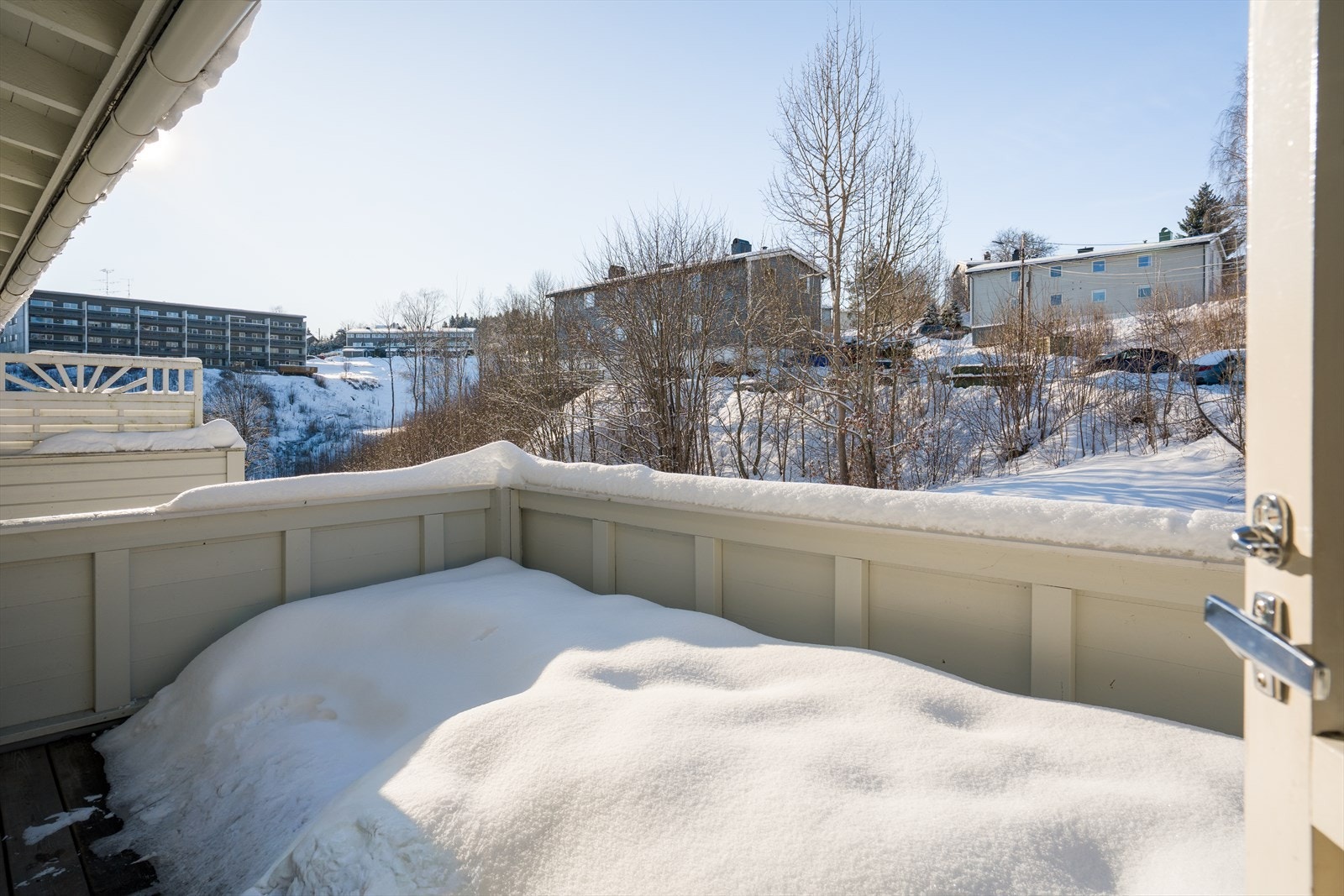 Balkongen har gode solforhold på dag- og ettermiddagstid. Galleribilde