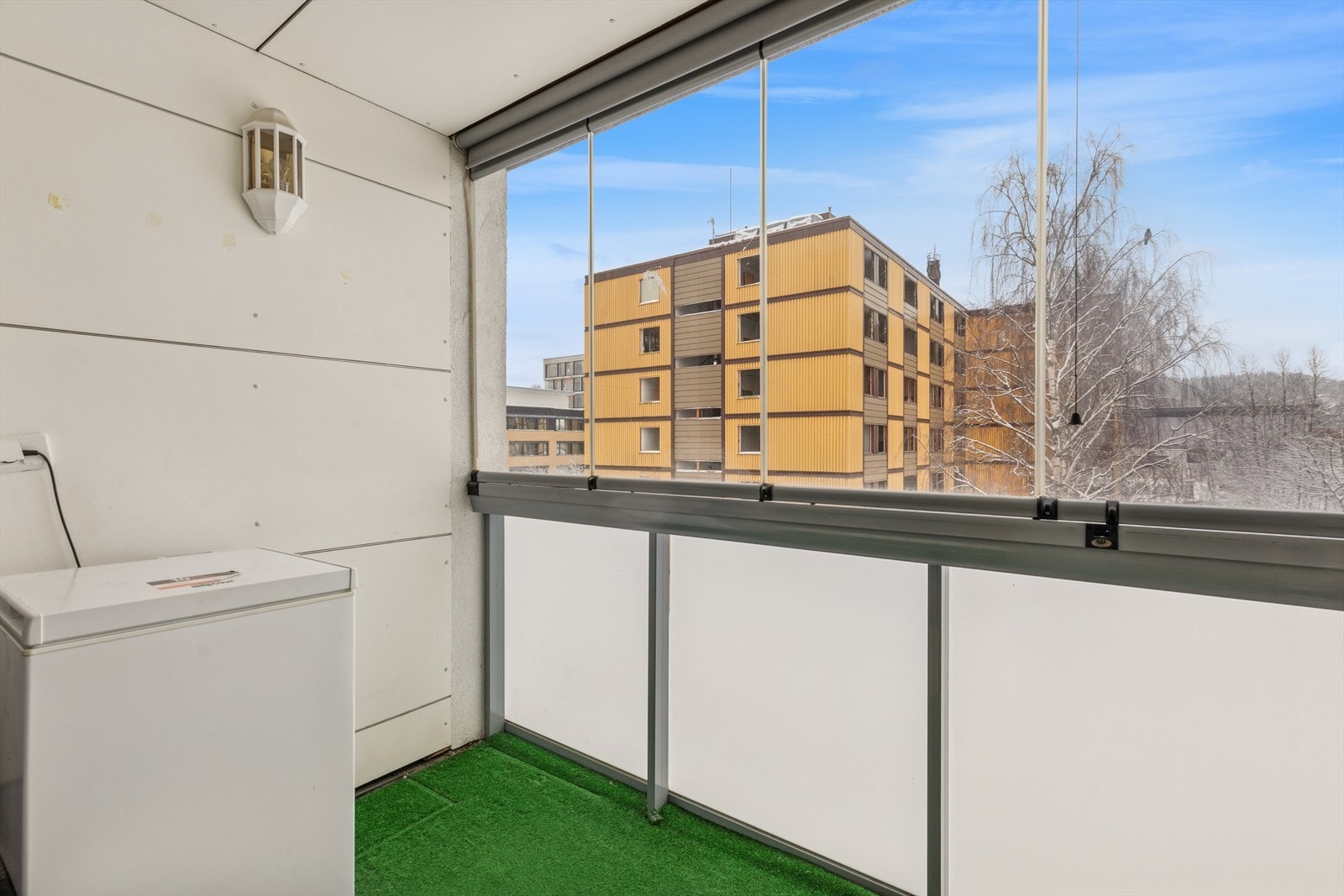 Balkongen gir et ekstra bruksareal som kan nytes store deler av året. Galleribilde