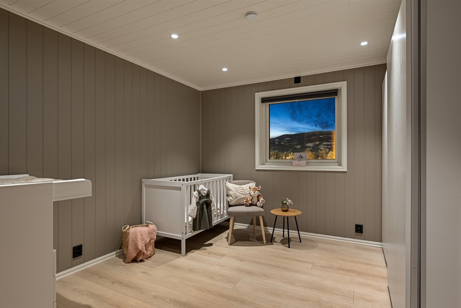 I denne etasjen har du i dag 2 soverom, men enkel mulighet for 3 soverom. Galleribilde