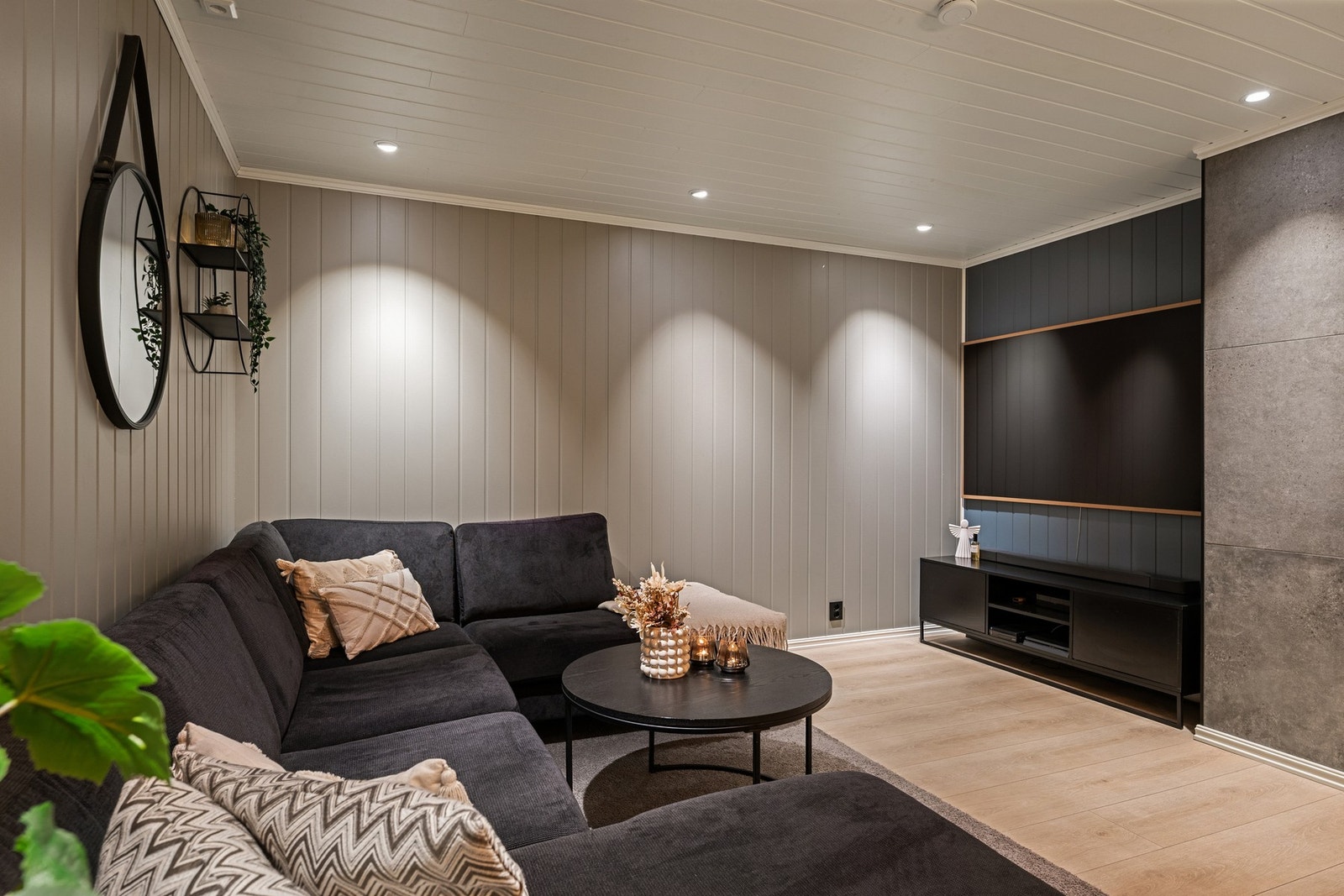 Fin plass til sofagruppe og annet møblement. Galleribilde