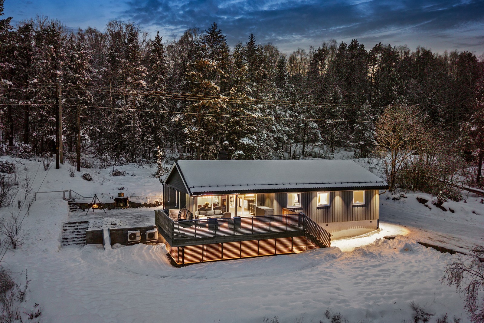 Cato Fegri v/Privatmegleren Hønefoss har gleden av å presentere Hurumåsveien 4! Galleribilde