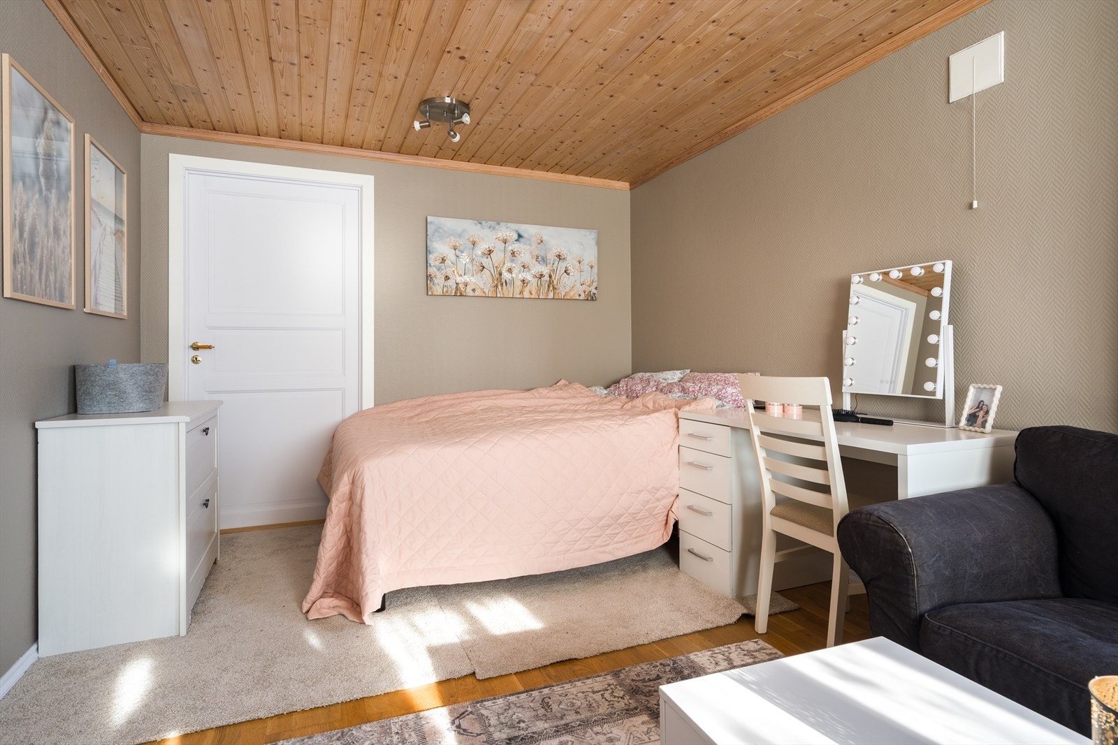 Innefor dette rommet er det bod og rommet hvor Biovacen står. Galleribilde