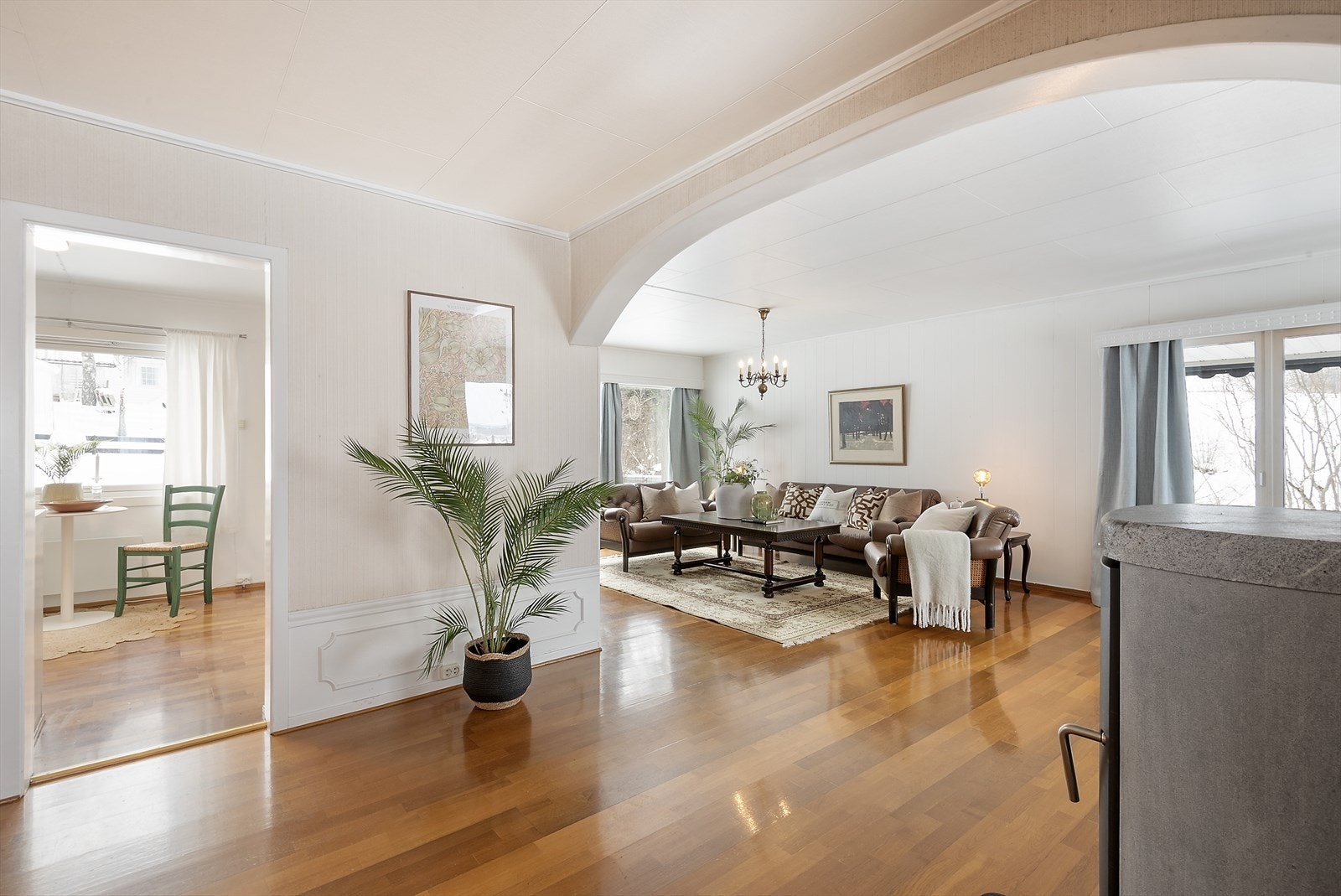 Lysmalte flater gjør det enkelt å møblere. Galleribilde