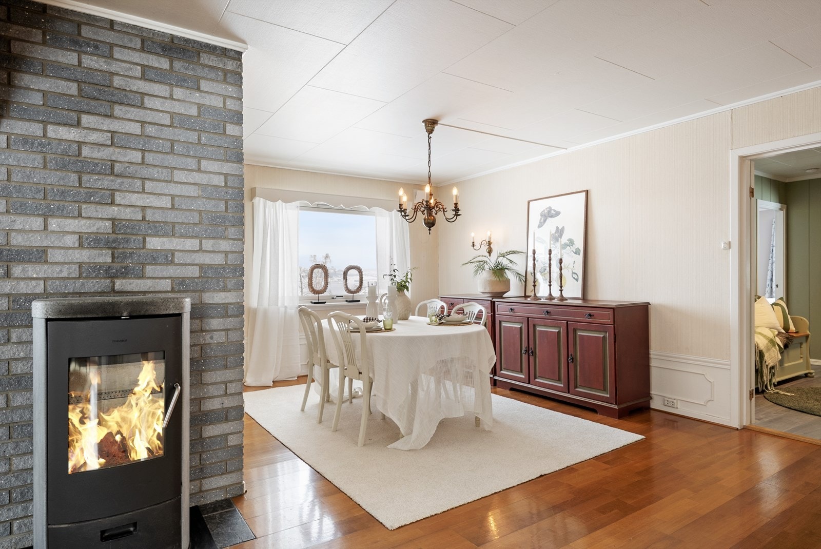 God varme med vedfyring. Galleribilde