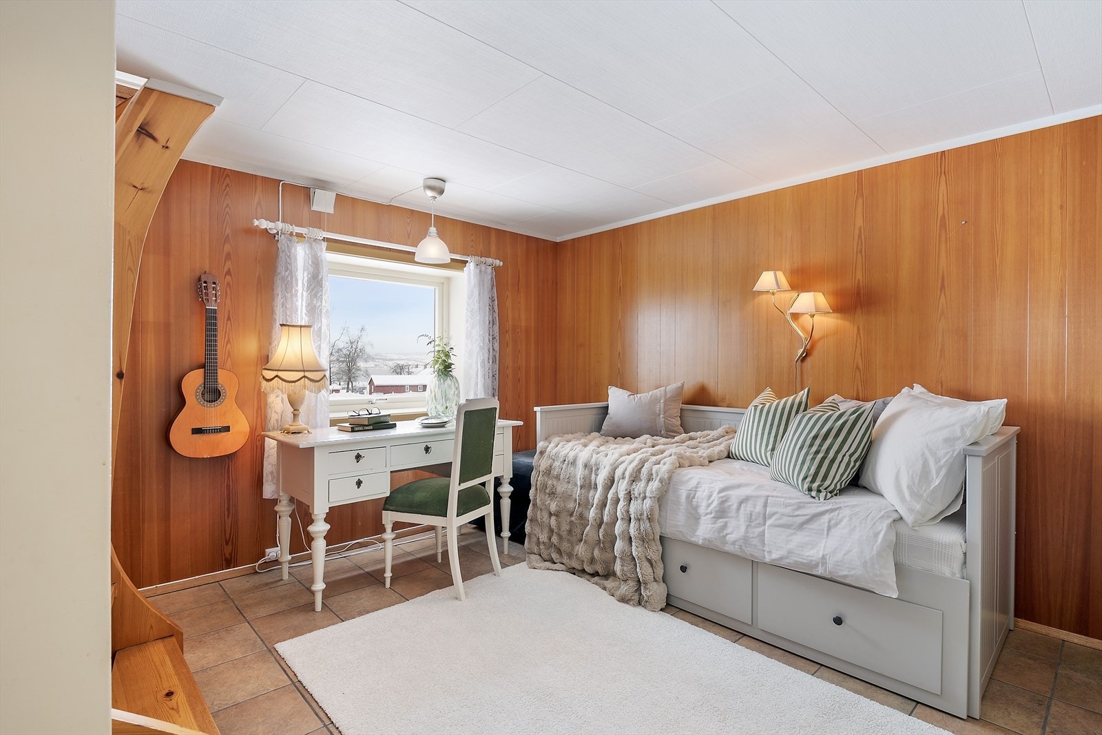 Hyggelig kontorplass med utsikt. Galleribilde