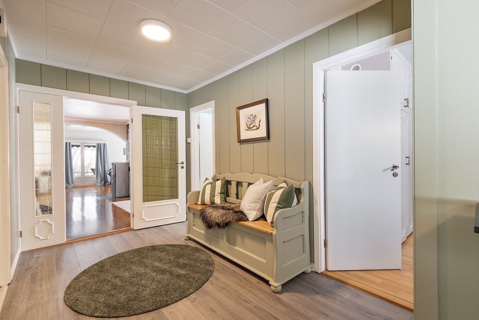 Gang med adkomst til stue. Galleribilde