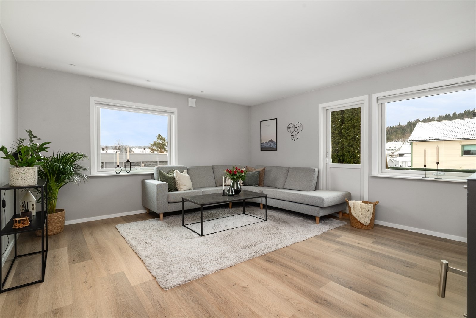 Vindusflater på flere sider sikrer godt med dagslys. Galleribilde