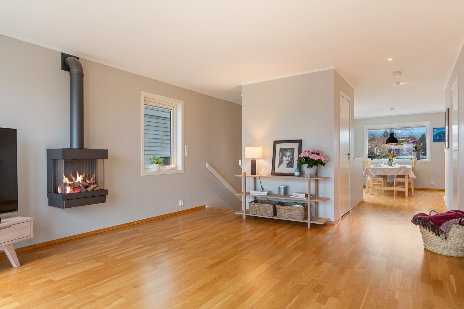 Gasspeis i stuen gir god varme og mye hygge. Galleribilde