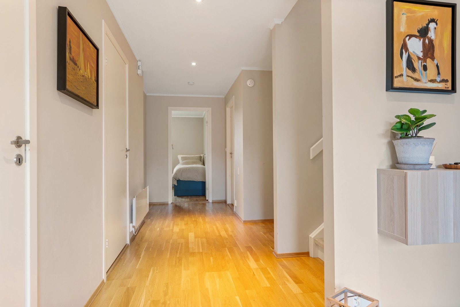 Gangen i første etasje. Galleribilde