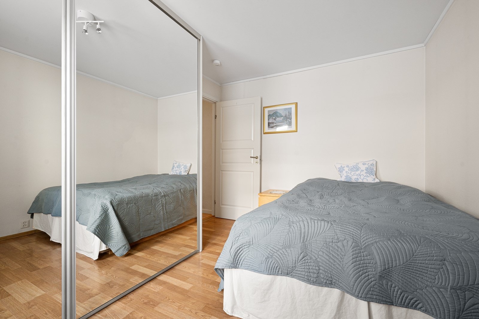 Boligen har to gode soverom fordelt over to plan Galleribilde