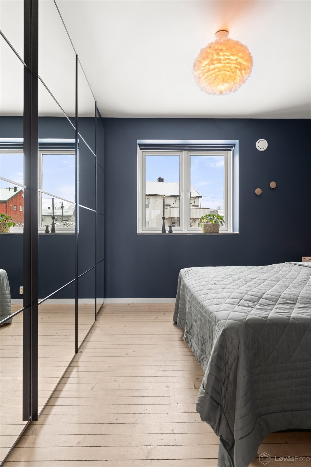 Soverommet har bra med naturlig lysinnslipp. Galleribilde