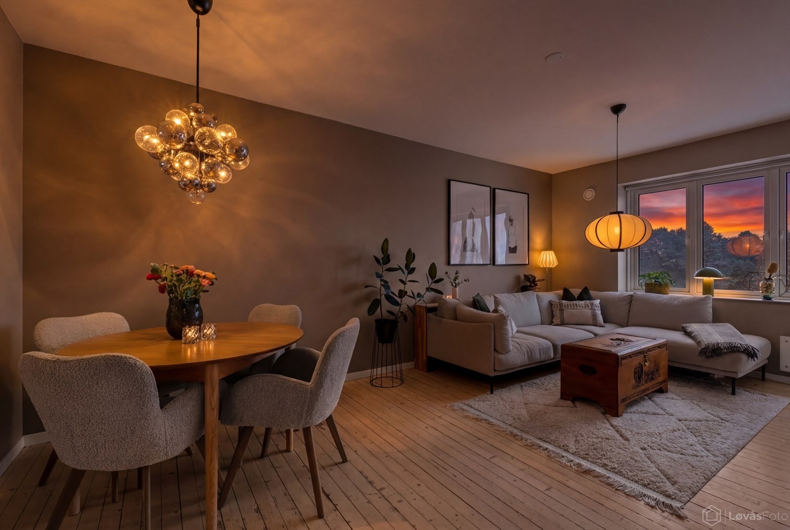 En rålekker og gjennomført leilighet med god planløsning og gjennomgående høy standard. Galleribilde