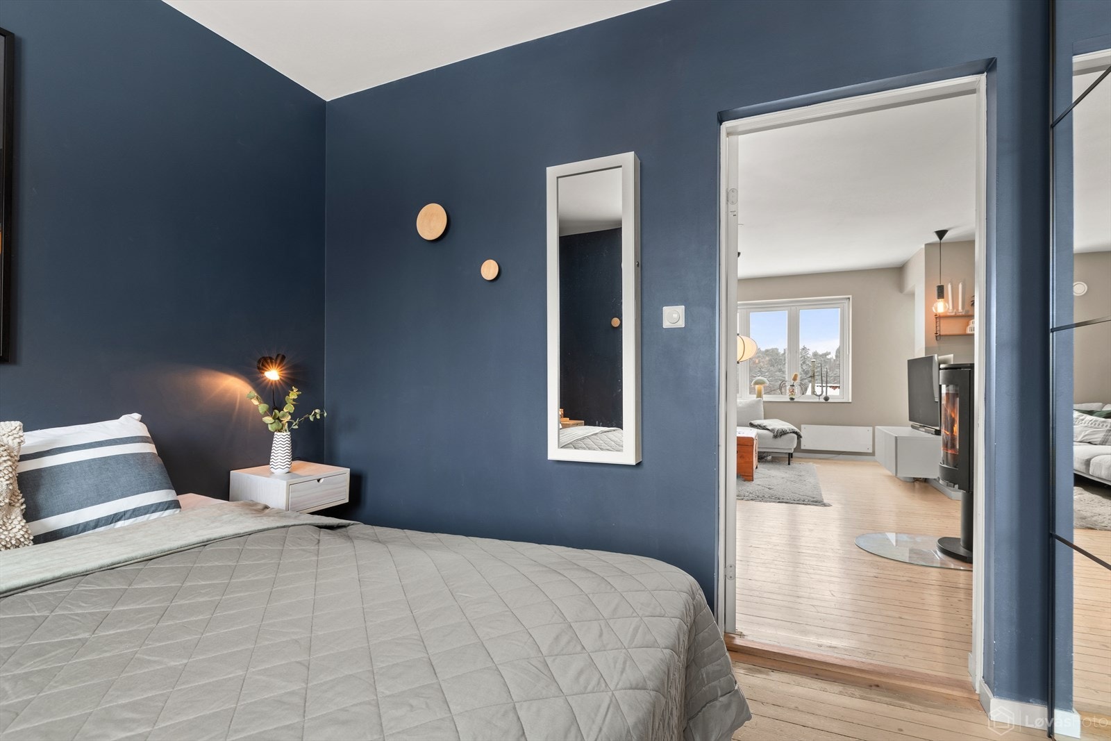 Rommets størrelse gir gode innredningsmuligheter. Galleribilde