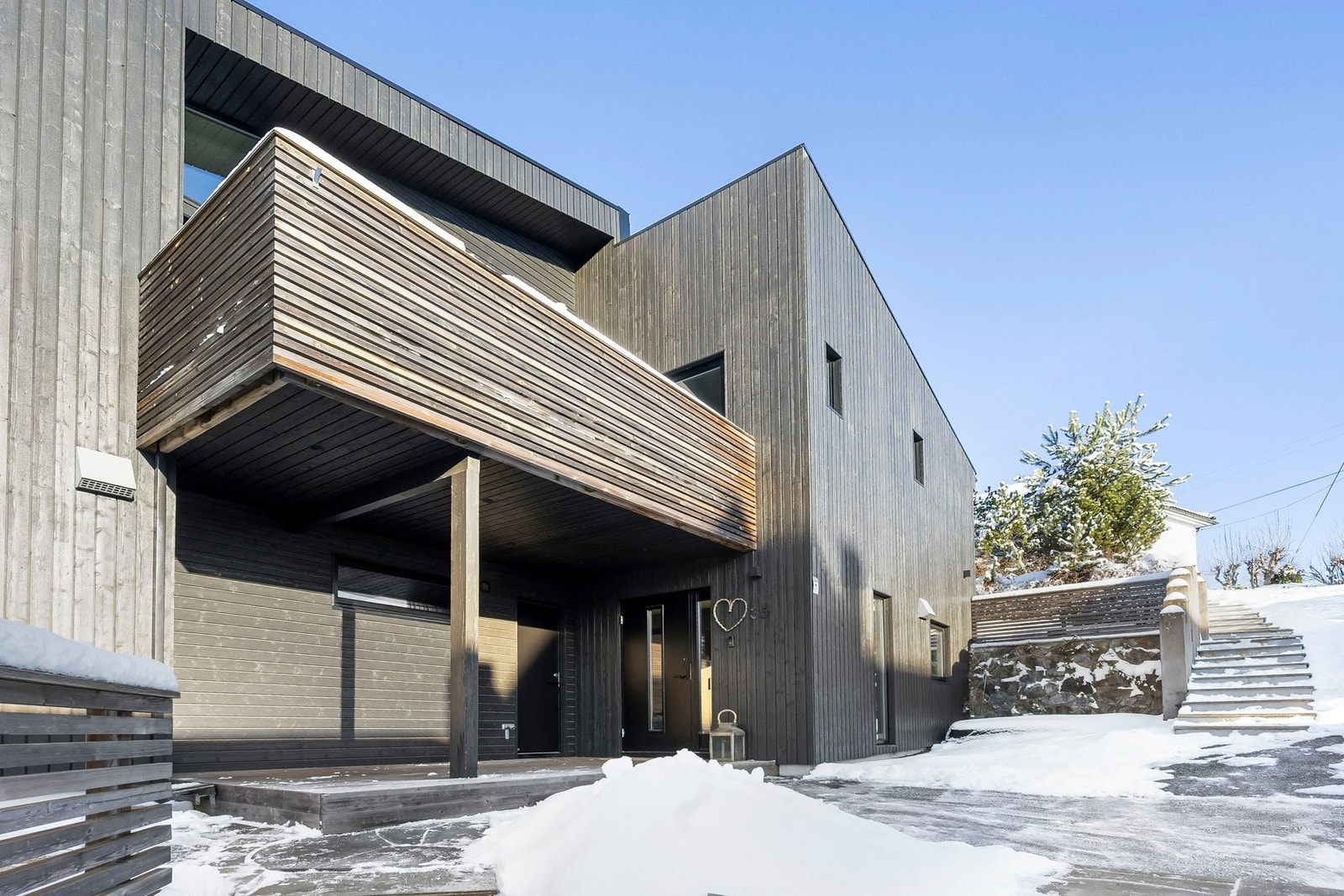 Perfekt for deg som ønsker en lettstelt og komfortabel bolig i attraktive omgivelser. Galleribilde