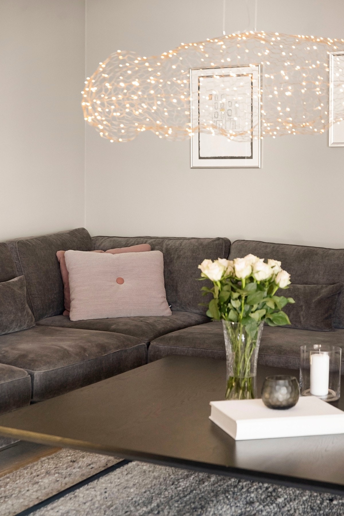 Her kan du synke ned og nyte rolige stunder foran peisen. Galleribilde