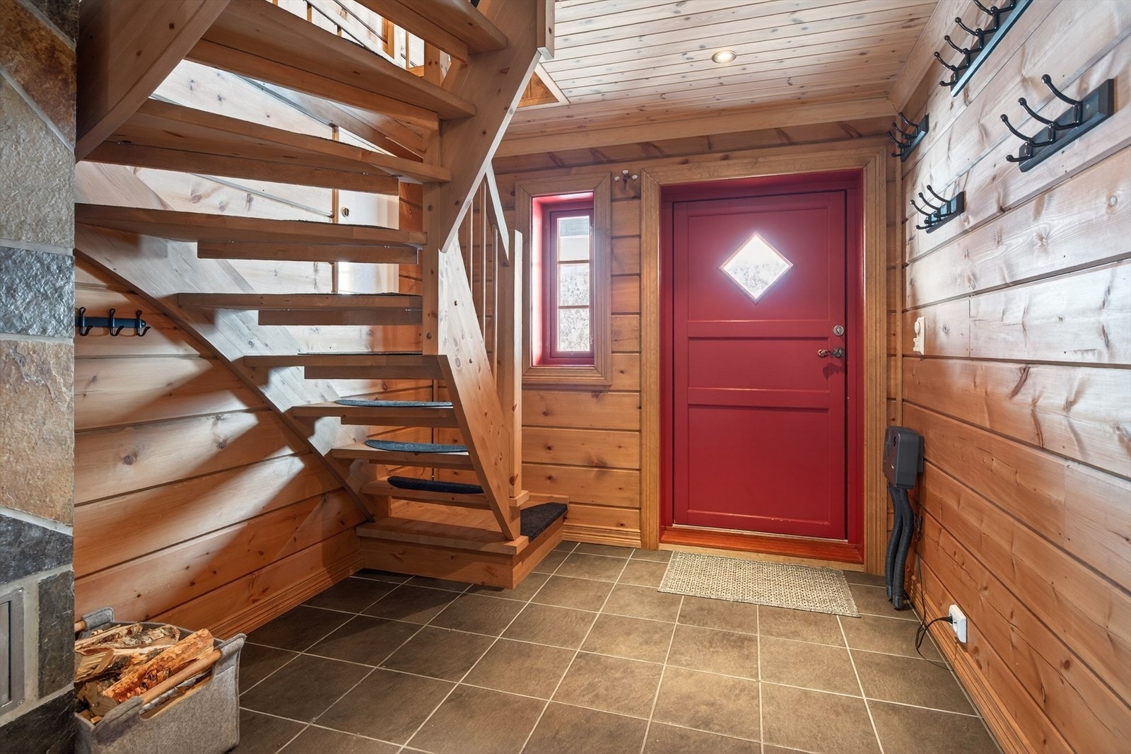 Flislagt entré med varmekabler Galleribilde