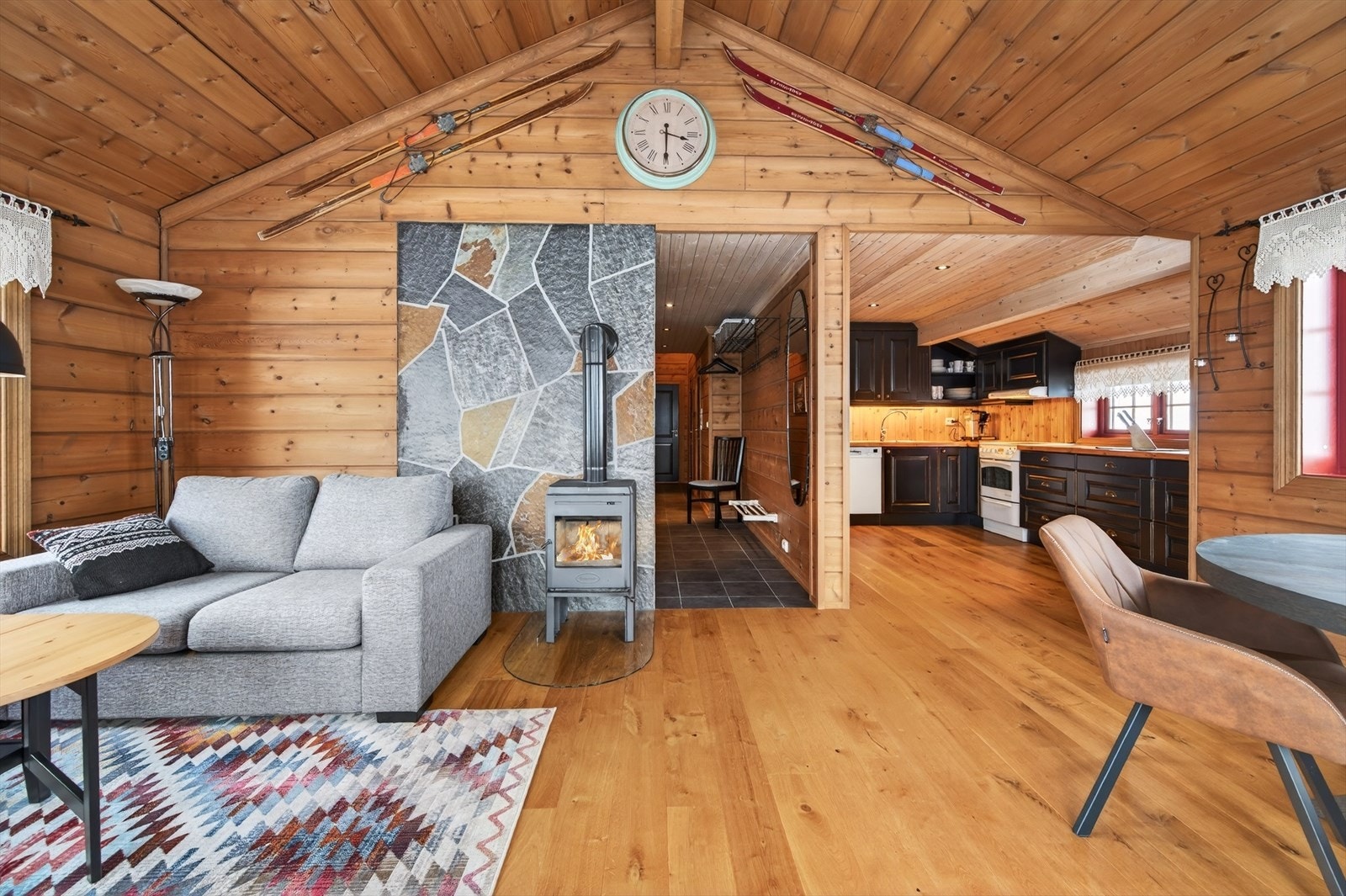 Peisovn i stue gir god varme Galleribilde