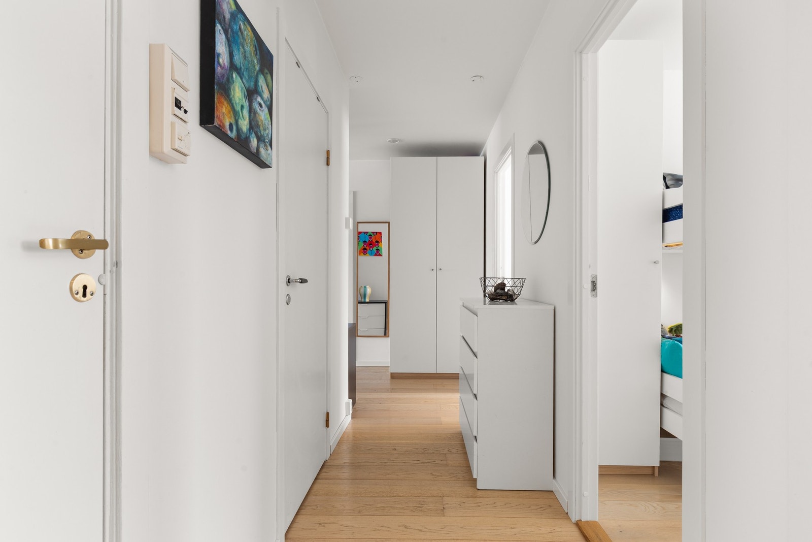 Fra gangen har du adkomst til alle 3 soverommene. Galleribilde