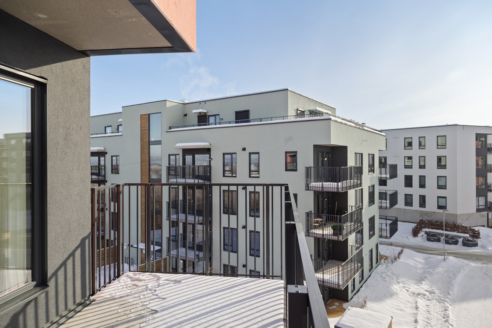 Solrik sydvestvendt balkong på ca. 10 m². Galleribilde