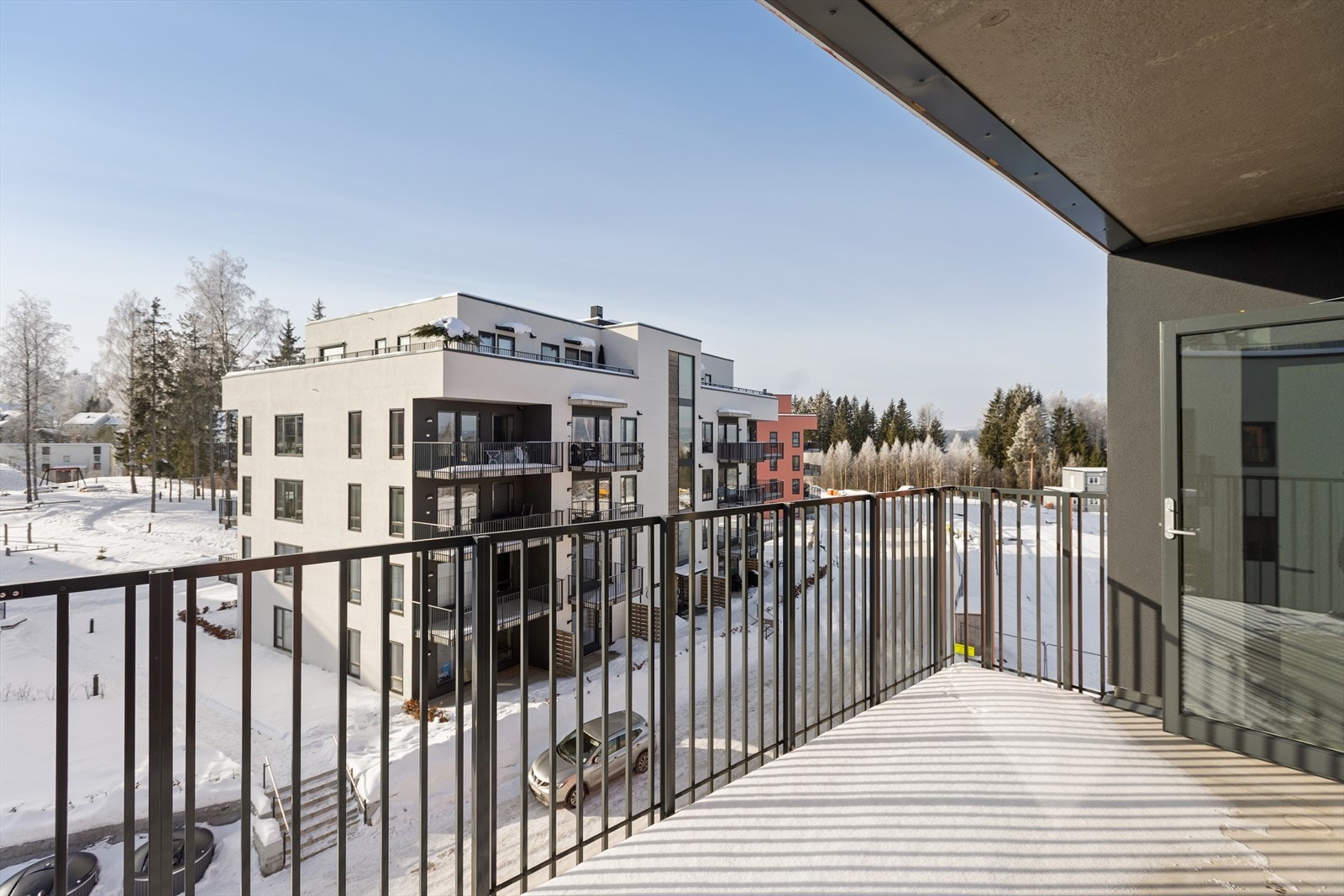 Solrik sydvestvendt balkong på ca. 10 m². Galleribilde