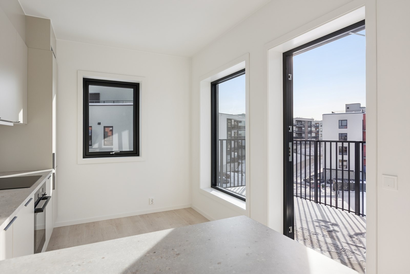 Gode vindusflater som slipper inn rikelig med dagslys. Galleribilde