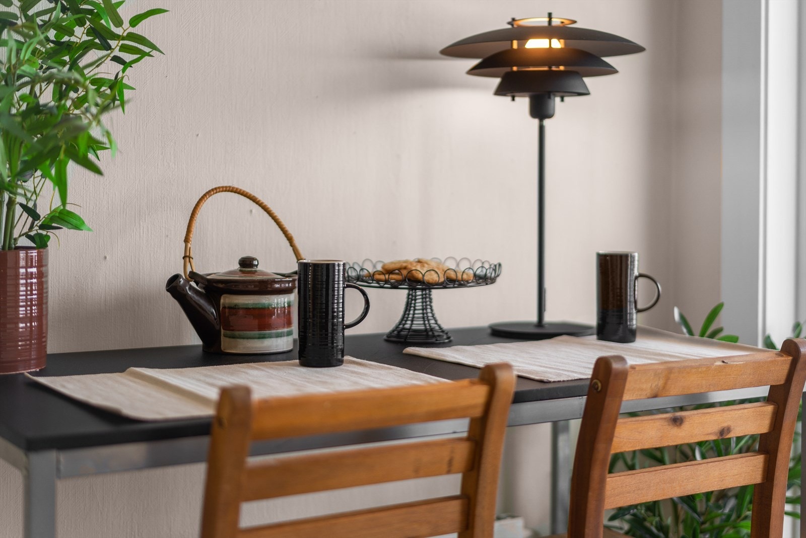 Et hyggelig sted for måltider med nærhet til både stue og kjøkken. Galleribilde