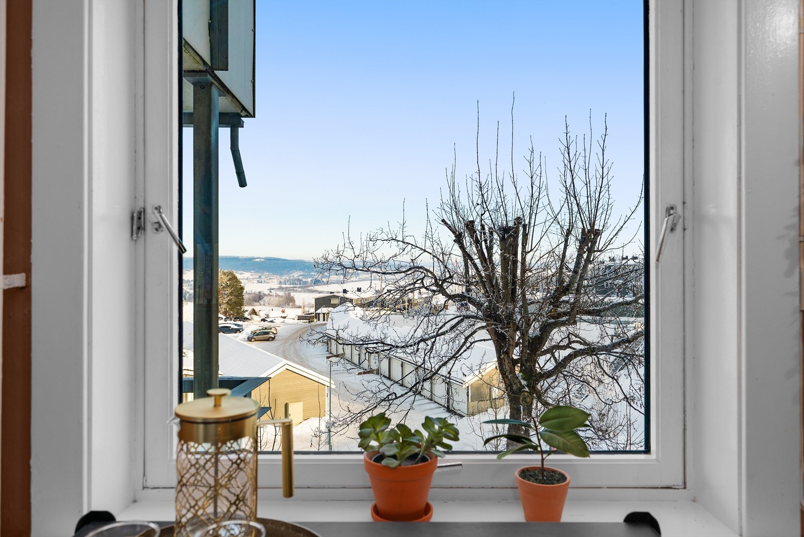 Leiligheten ligger i et veletablert og attraktivt boligområde på Fjerdingby. Galleribilde