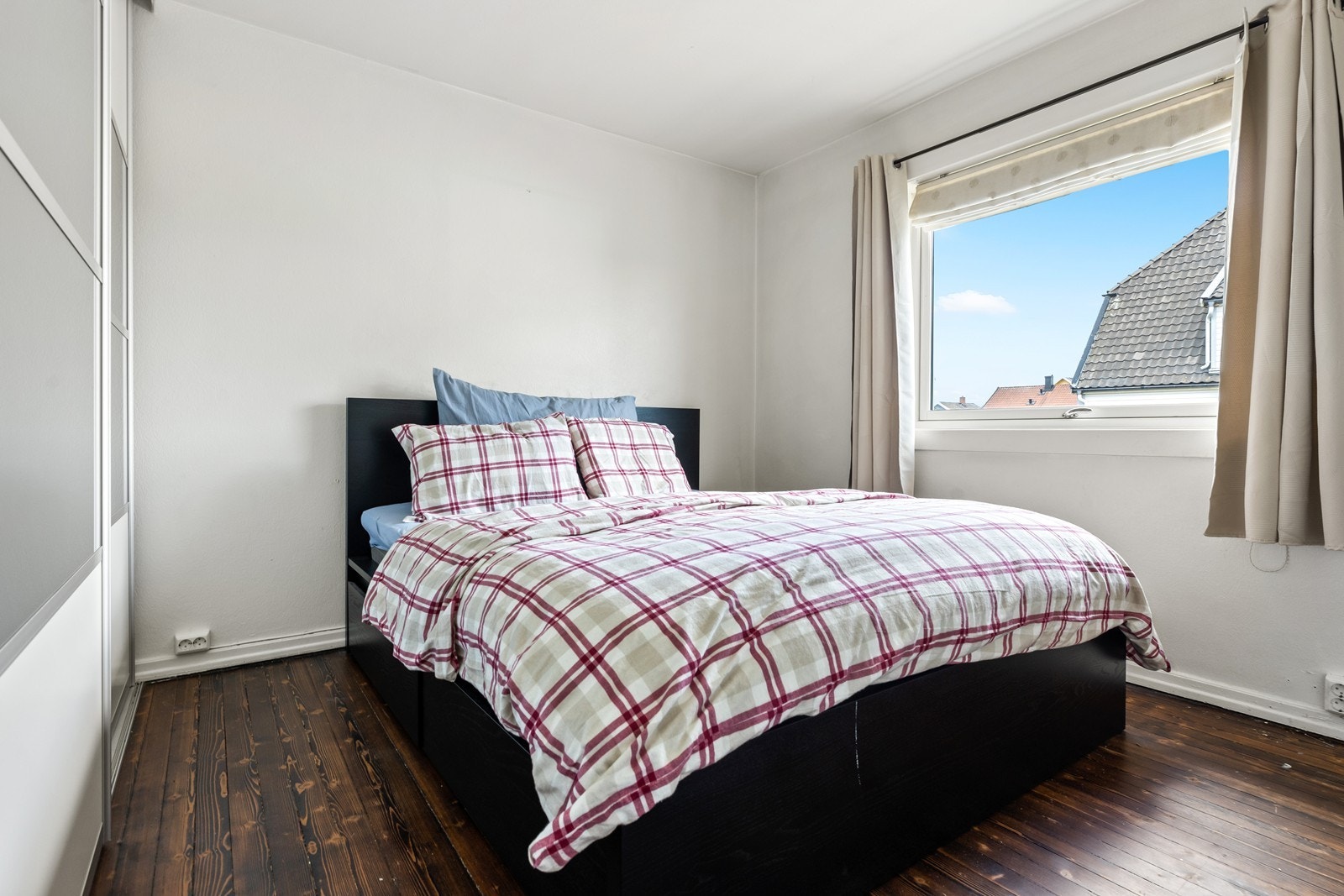 Fra soverommet er det adkomst til innredet loftetasje Galleribilde