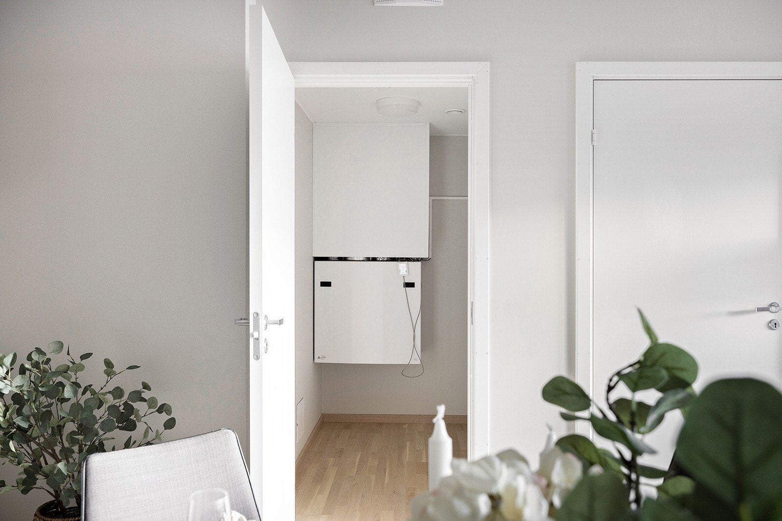 Bod med ventilasjonsaggregat i tilknyttning til stuen. Galleribilde