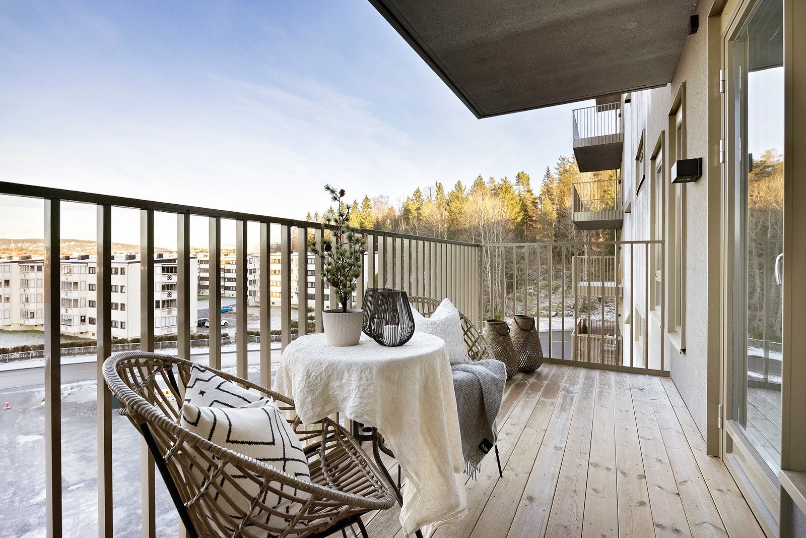 Balkongen har belysning og strømuttak. Galleribilde