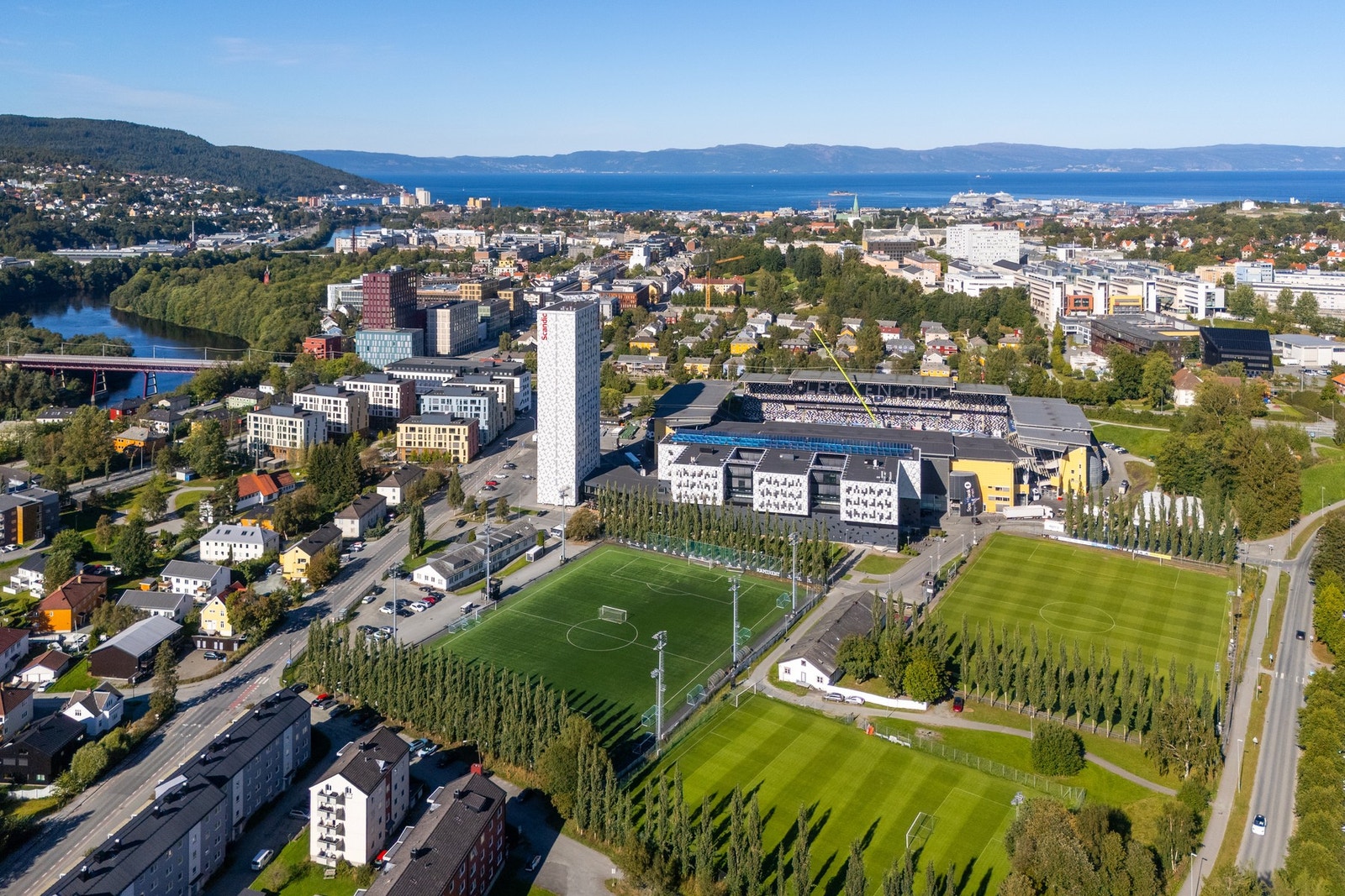 Lerkendal med sluppen er voksende området med både bolig og næring i utvikling. I de kommende år skal både sluppen og Gløshaugen utvides. Galleribilde