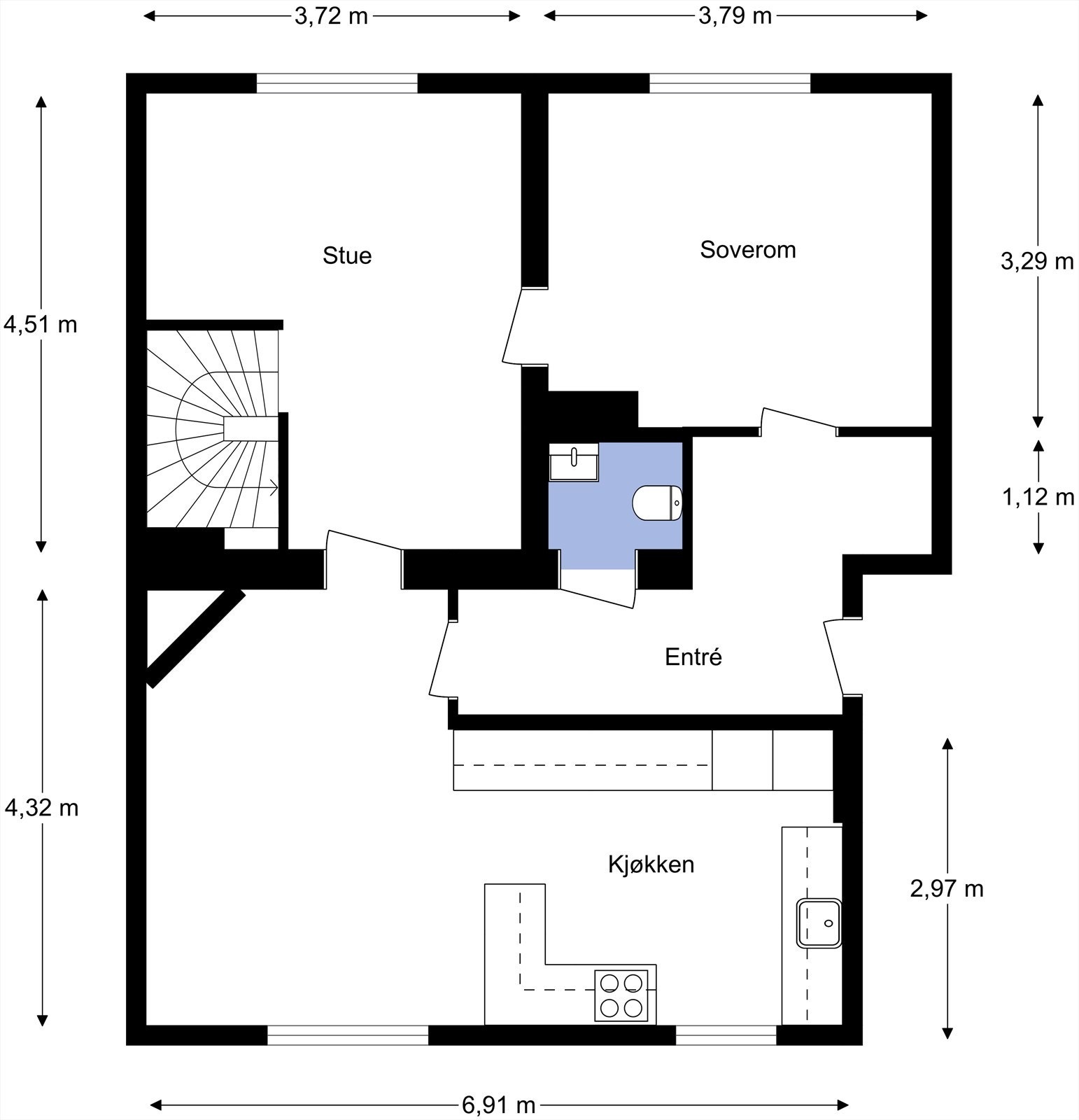 Leiligheten går over to plan der 1. etasje inneholder entré, toalettrom, soverom, stue og stue/kjøkken. Galleribilde