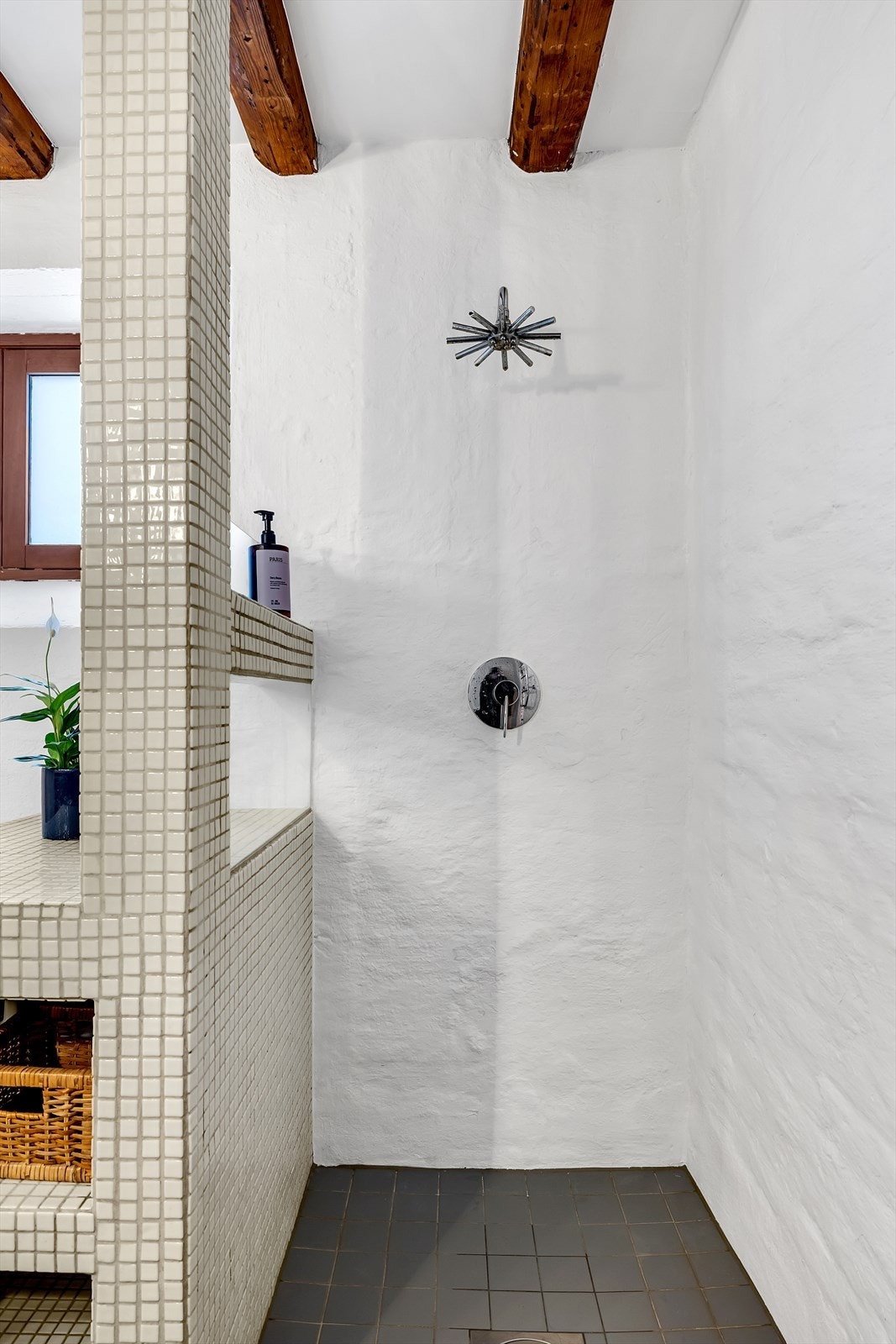 Dusjnisje. Galleribilde