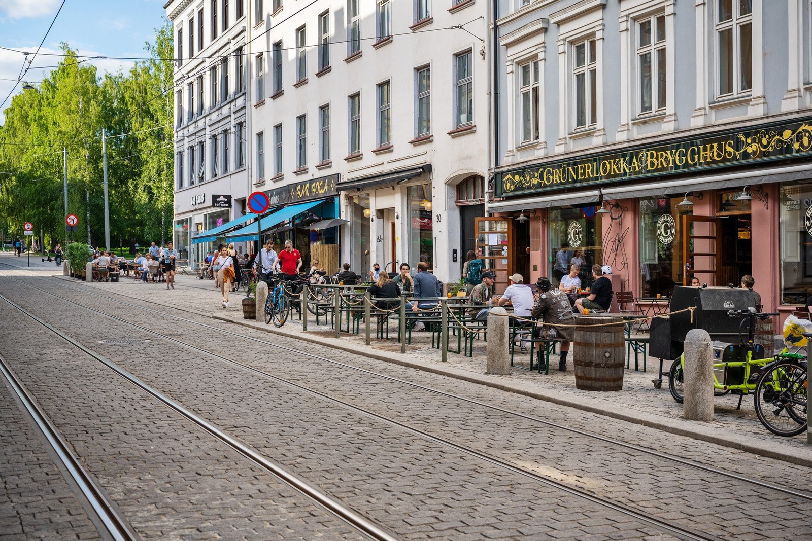 Hippe kaféer, eksotiske restauranter, rolige parker og retrobutikker på Grünerløkka - Et trendy og livlig nabolag med mange ting å gjøre Galleribilde