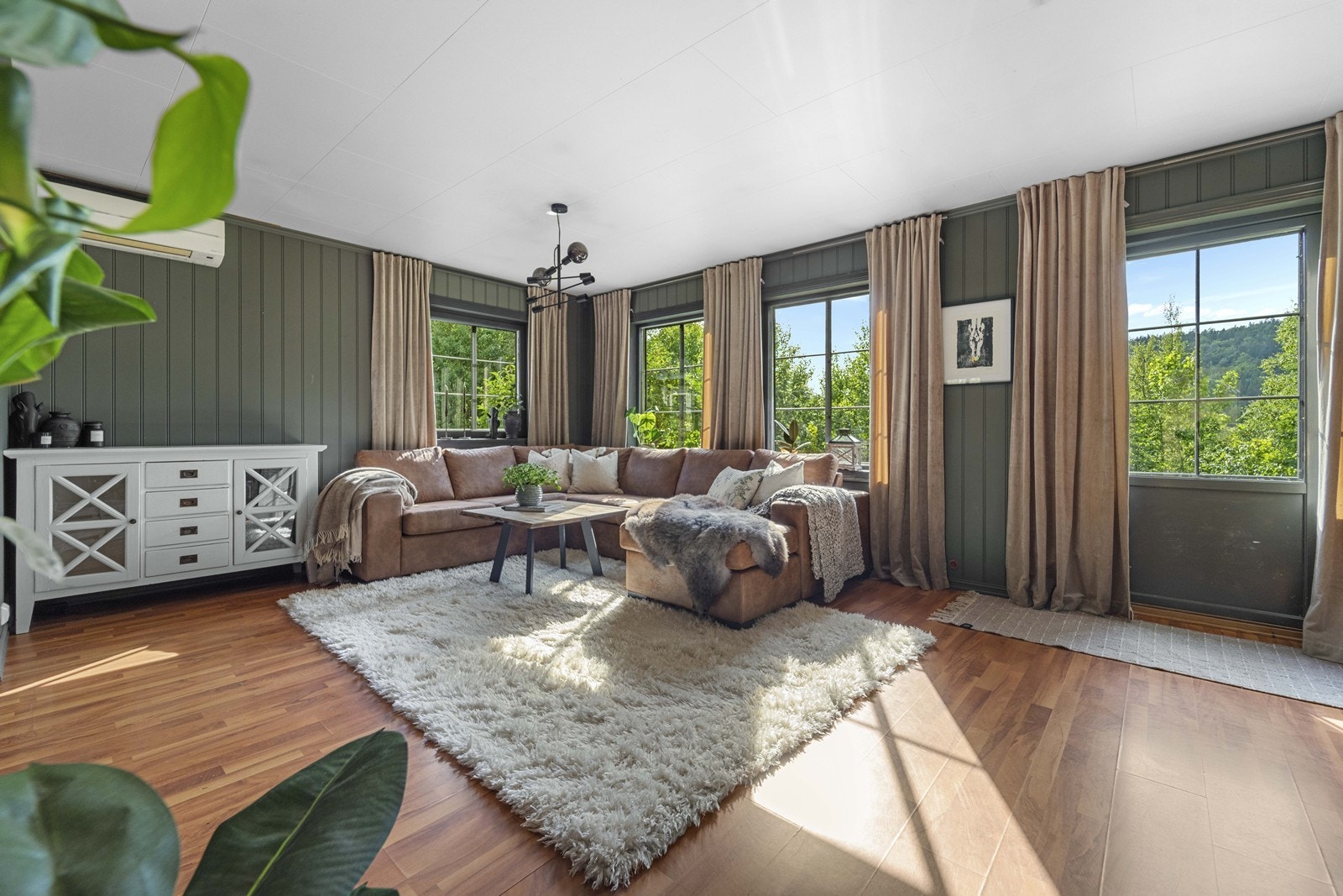 Gode vindusflater gir rikelig med lys innslipp Galleribilde