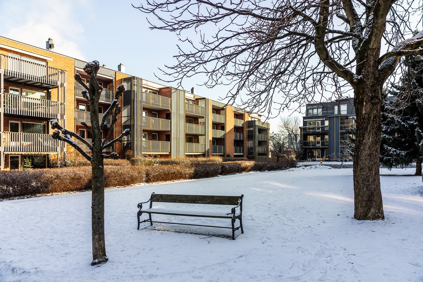 Elmholt Allé er kjent for sine hyggelige og parkmessige fellesområder, barnevennlig og trafikkfritt. Galleribilde