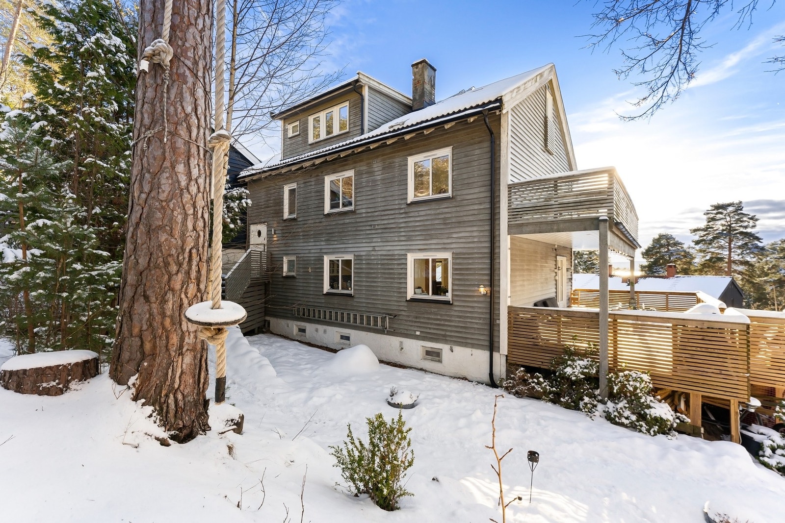 Sameiet har vedtatt utvendig maling av bygget. Gjennomføres ila. vår/sommer 2026. Galleribilde