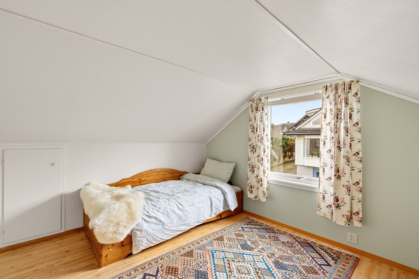 soverom på loftet ( Det foreligger ikke tegning av loftetasje ) Galleribilde