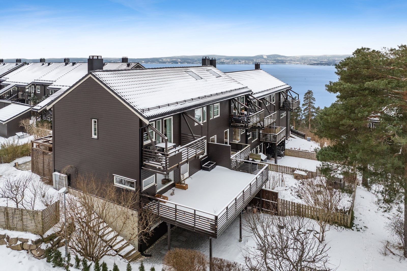 Boligen ligger i et attraktivt og etablert boligområde i Vestlia på Bjørnemyr Galleribilde