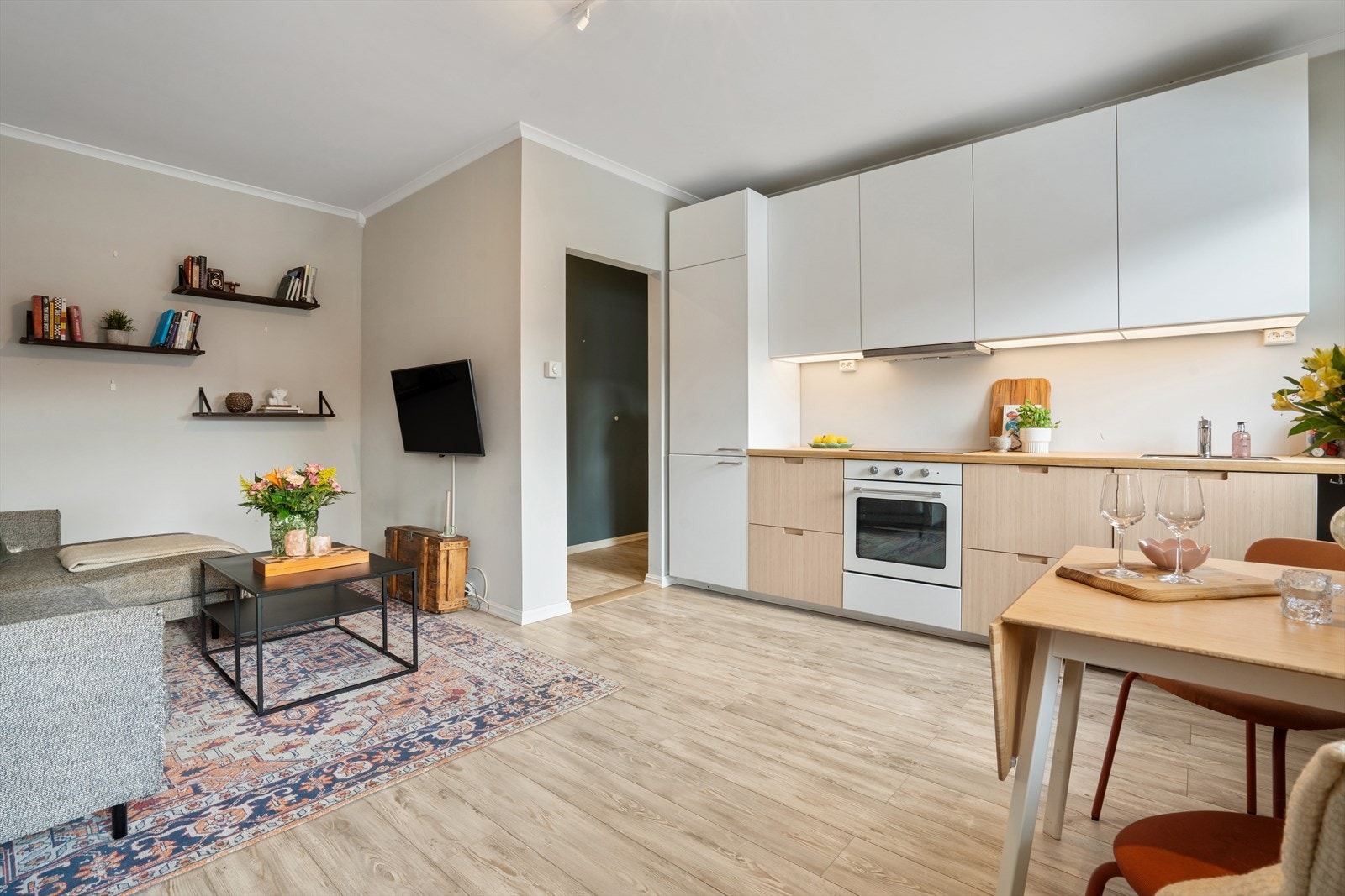 Den åpne løsningen gir fleksibel møblering. Galleribilde