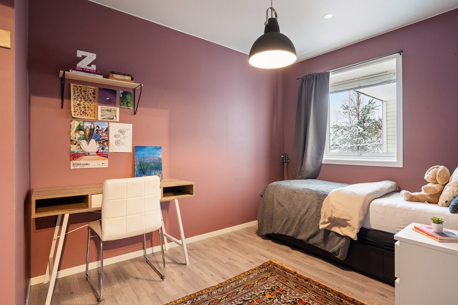 Det andre soverommet egner seg godt som barnerom, gjesterom eller kontor. Galleribilde