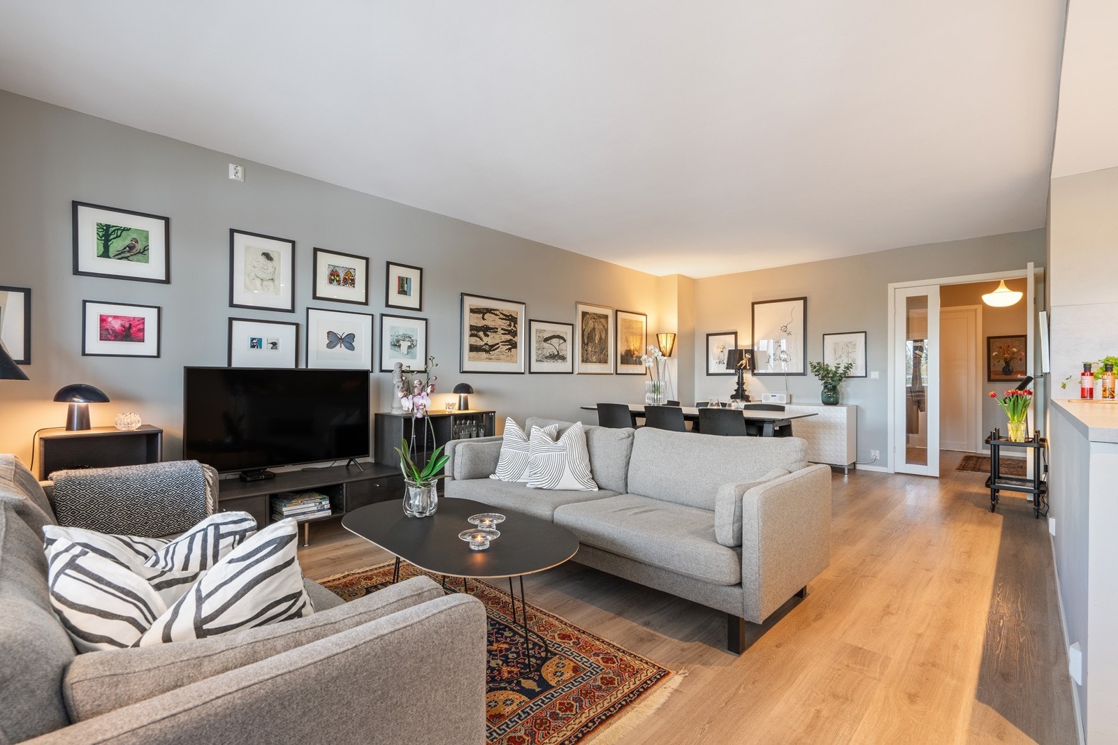 Romslig stue med flere innredningsmuligheter! Galleribilde