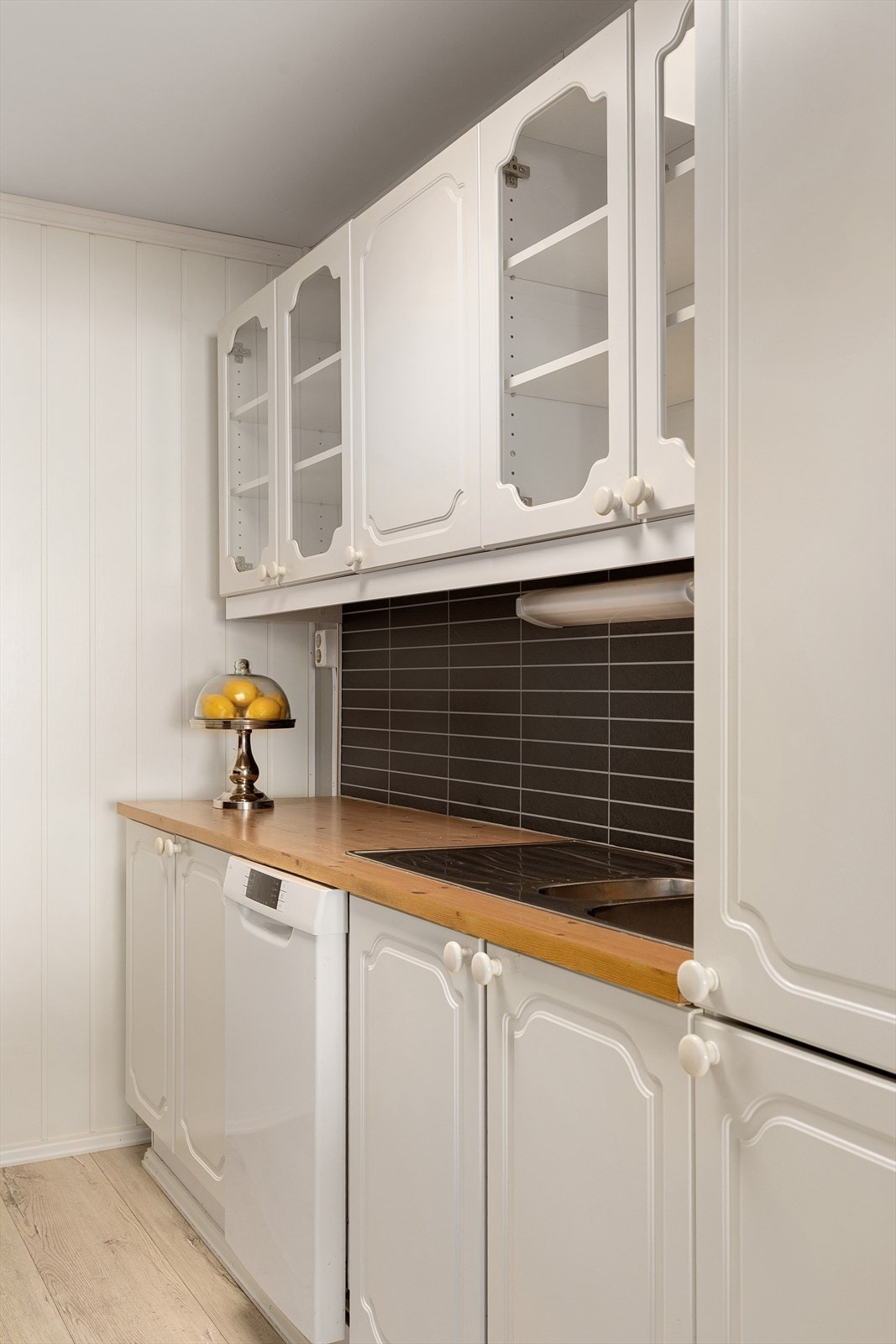 Alle hvitevarer i kjøkken medfølger Galleribilde