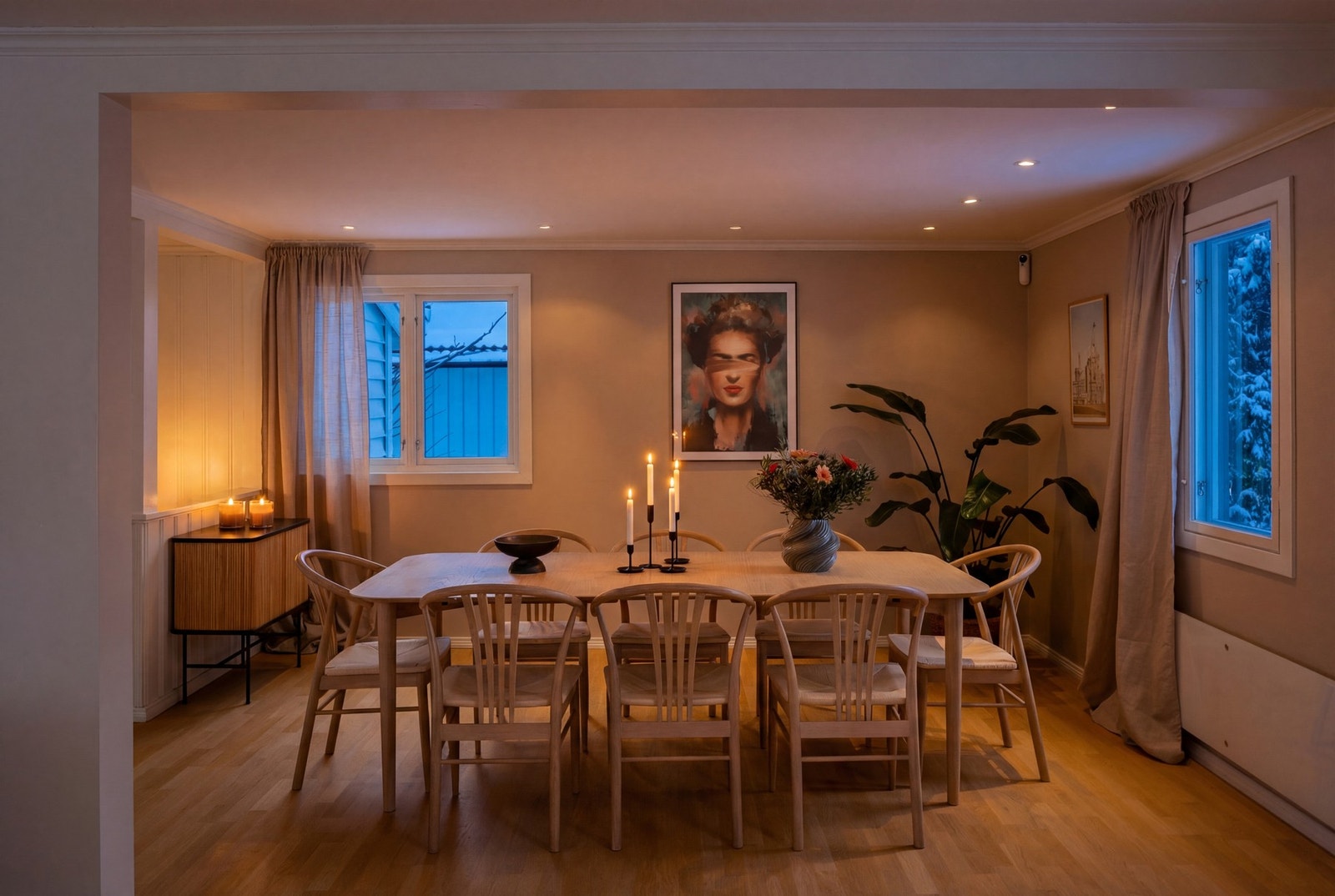 Kveldsstemning spisestue. Galleribilde